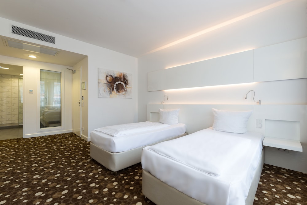 Comfort Twin Room - Photo 4