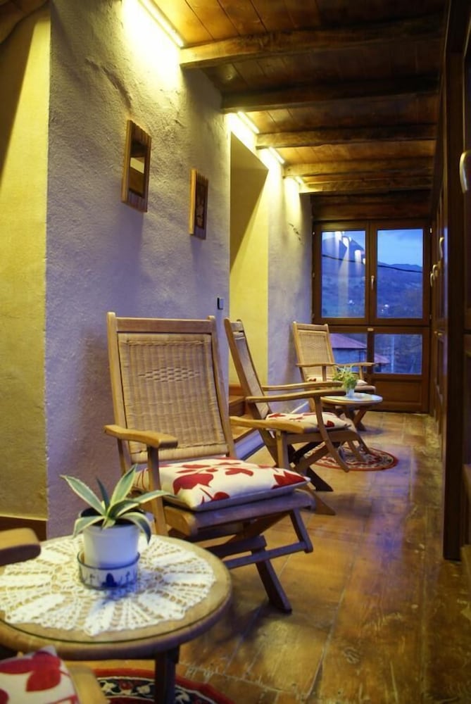 Triple Room, Private Bathroom - Photo 3