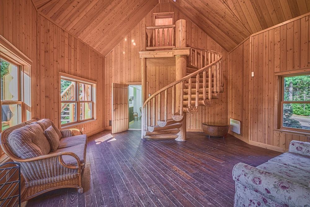 Executive Plus 44 - Majestic log Chalet With hot tub Sauna Heated Pool and Close to Activities, Kuva 8