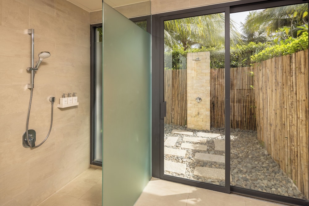 Premium Room (Private Garden) - Photo 4