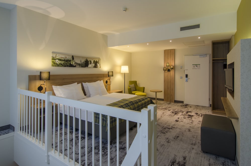 Suite, 1 King Bed with Sofa bed