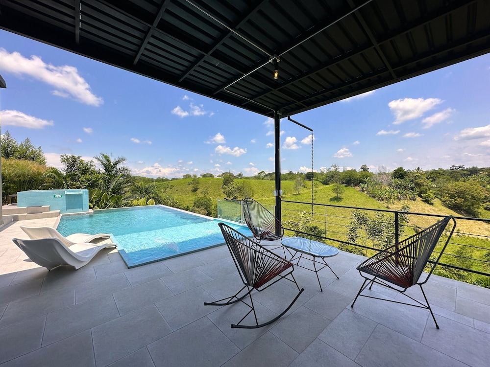 Luxury Villa with Air Conditioning photo 1