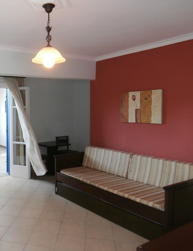 Economy Apartment, 1 Bedroom (Semi Basement) - Photo 9