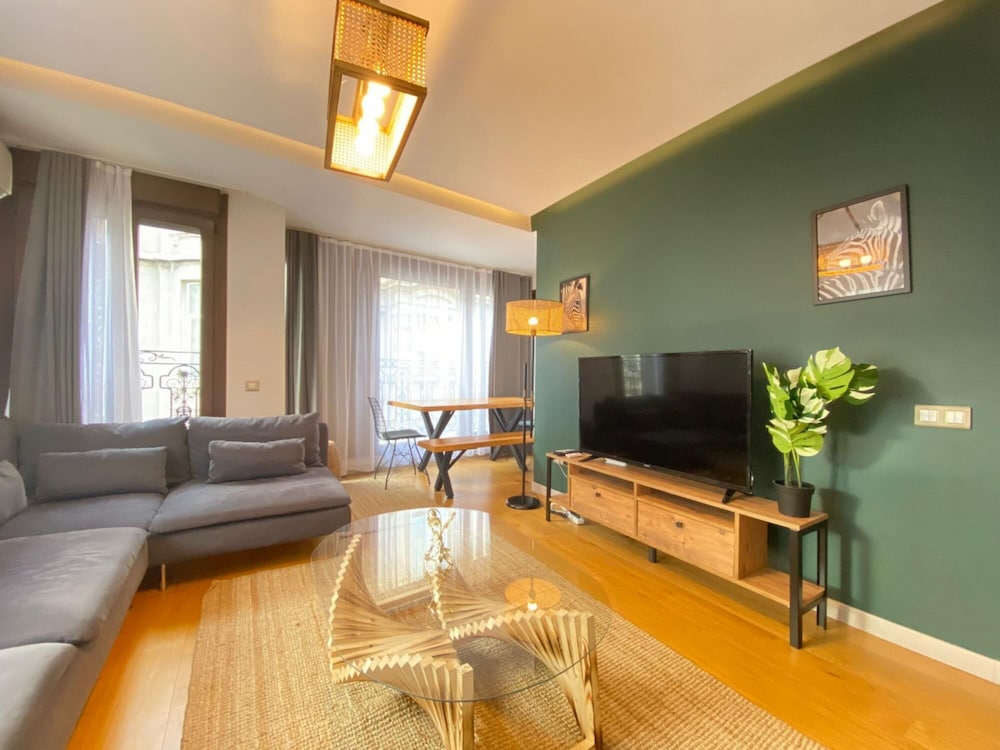 Apartment photo 1