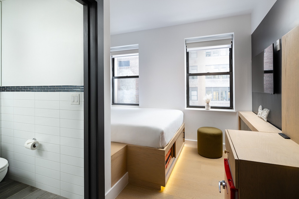 Superior, Full-Size Elegance Escape in Midtown