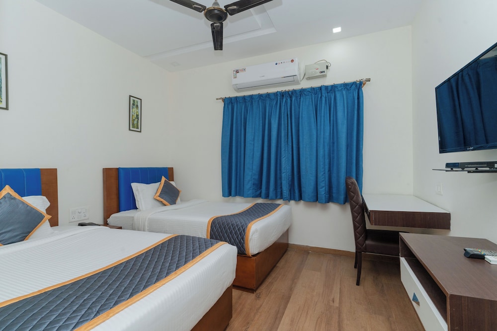 Deluxe Double Or Twin Room, City View