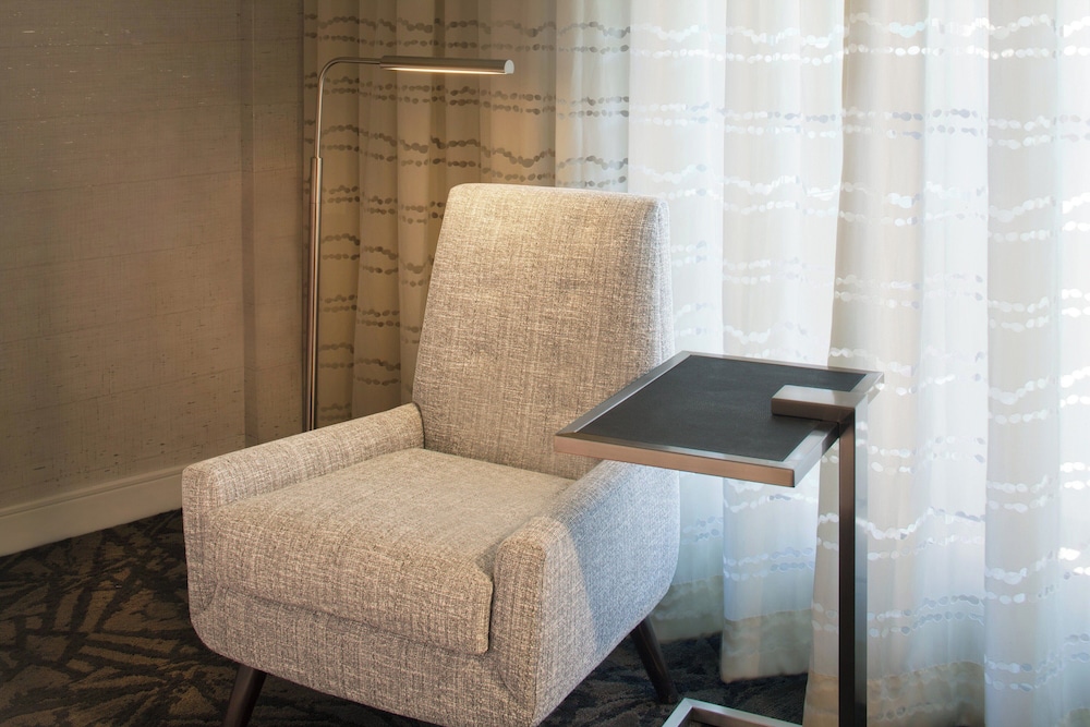 Room, 2 Double Beds (Mobility/Hearing Access, Roll-In Shwr) - Photo 2