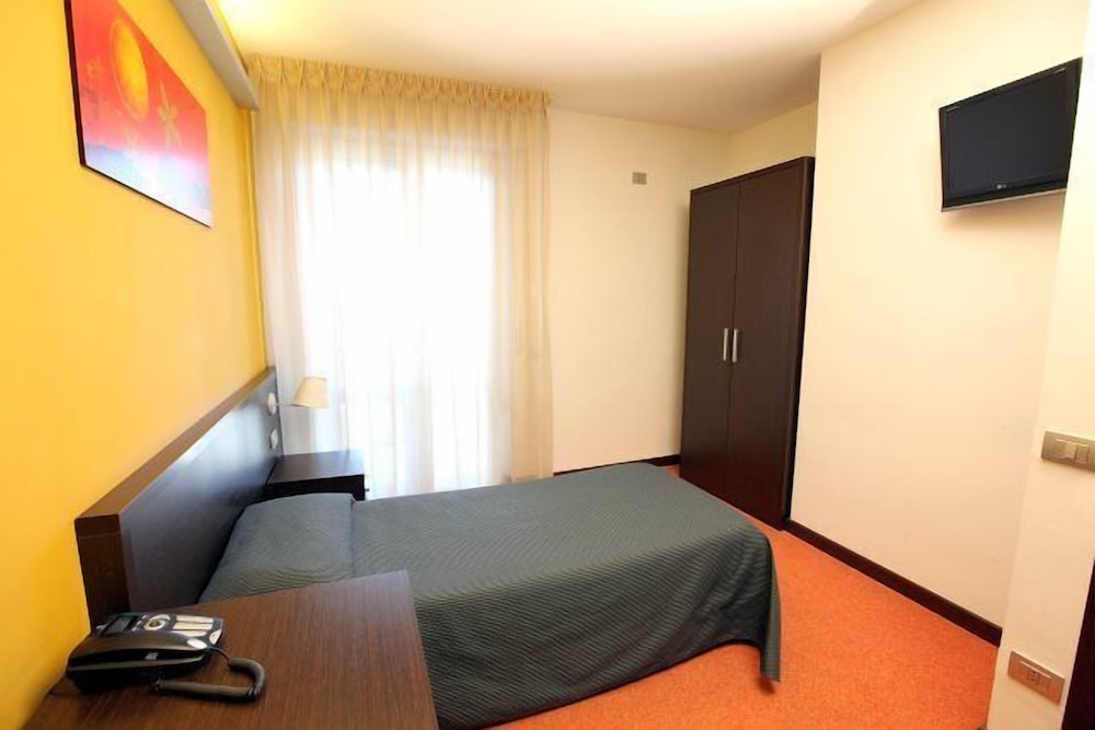 Single Room photo 1