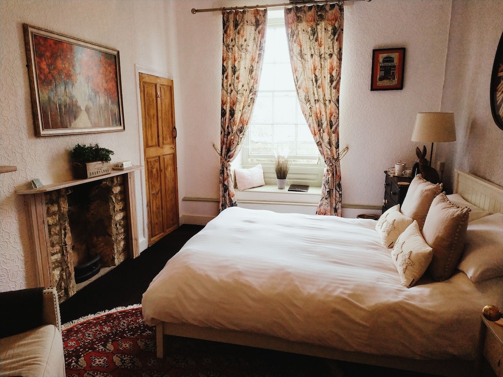 Classic Double Room, Ensuite photo 2