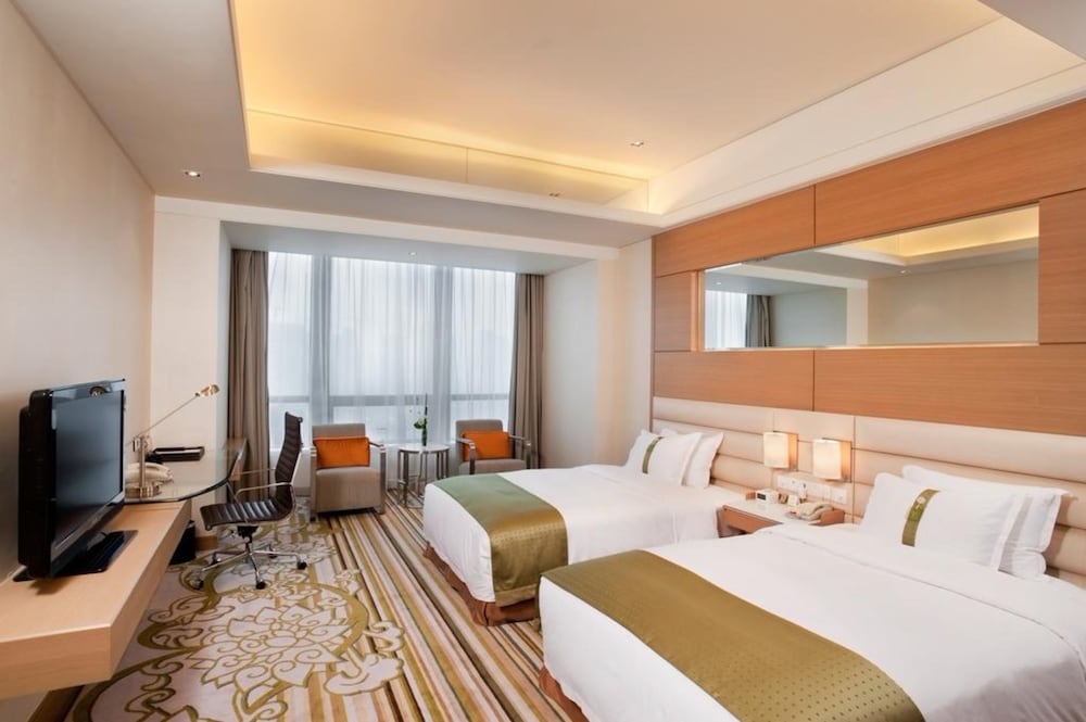 Club Room (Holiday Inn) - Photo 2