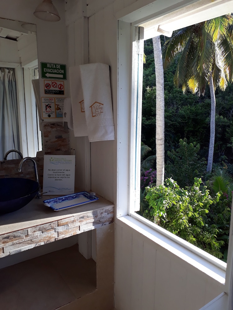 Deluxe Suite, 1 Bedroom, Refrigerator, Pool View photo 3