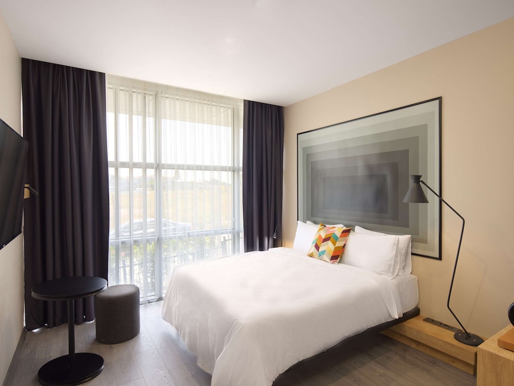 Classic Room, 1 King Bed - Photo 2