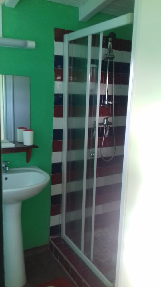 Economy Double Room - air-conditioned room - Photo 10