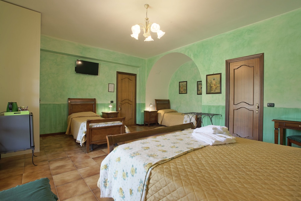 Triple Room with Terrace, Countryside View - Photo 5