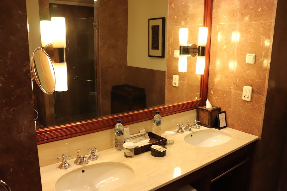 Honeymoon Villa (Free Return Airport Transfer) photo 3