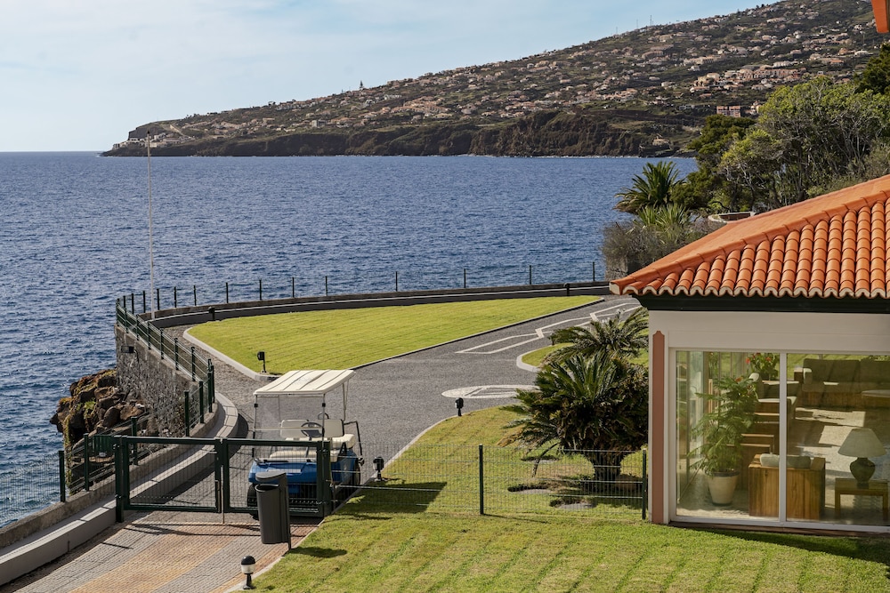 Premium Sea View with Balcony - Photo 2