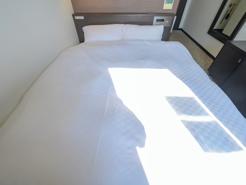 Double Economy Room, Non Smoking - Photo 12