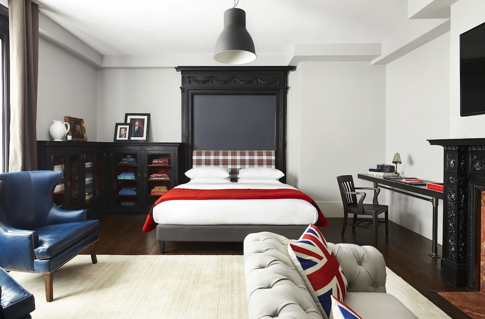 Signature Room, 1 King Bed, Non Smoking photo 2