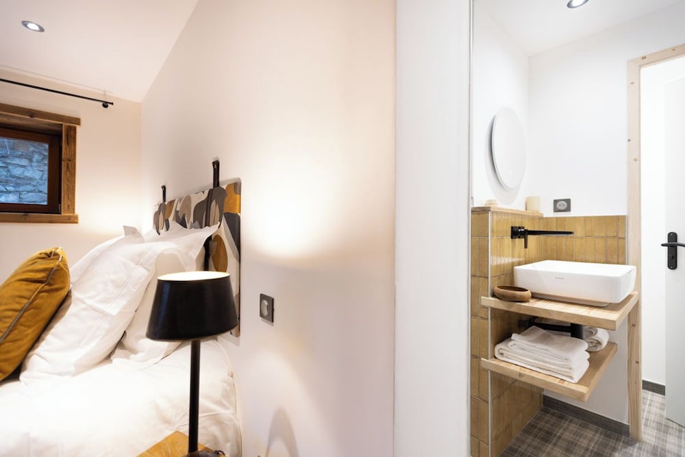Classic Double Room, 1 Queen Bed photo 3