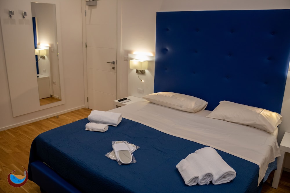 Double or Twin Room photo 3