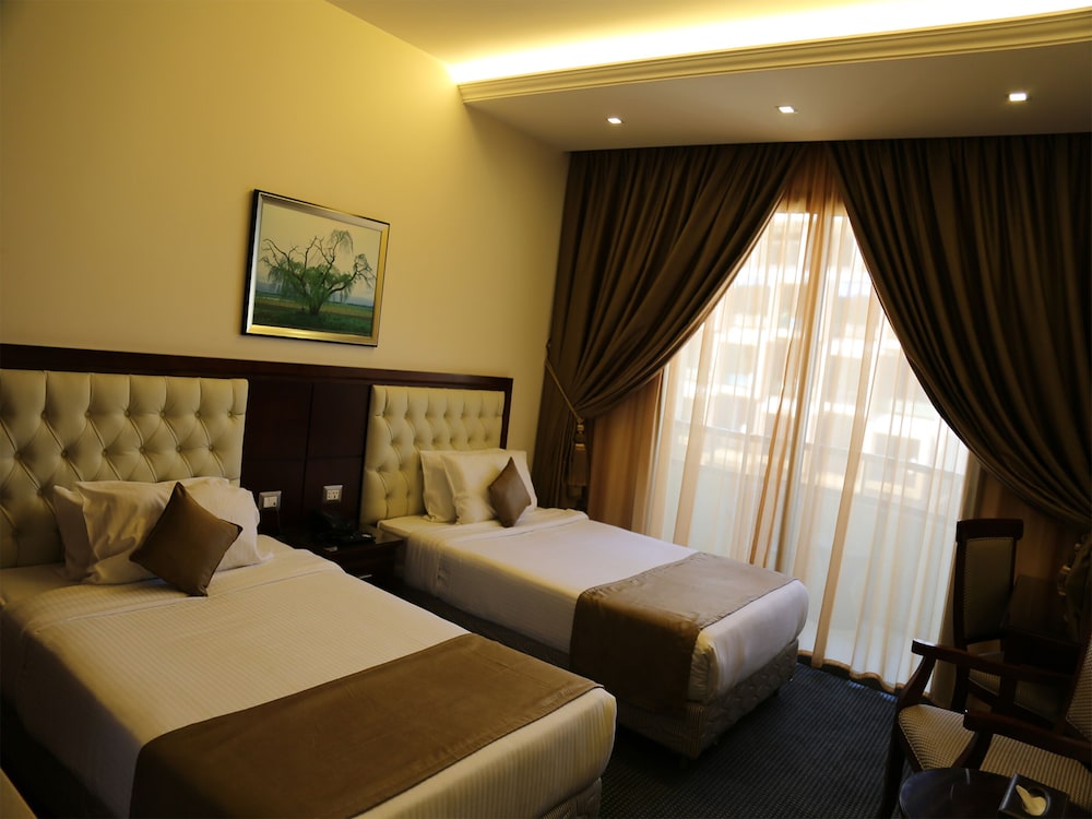 Club Twin Room