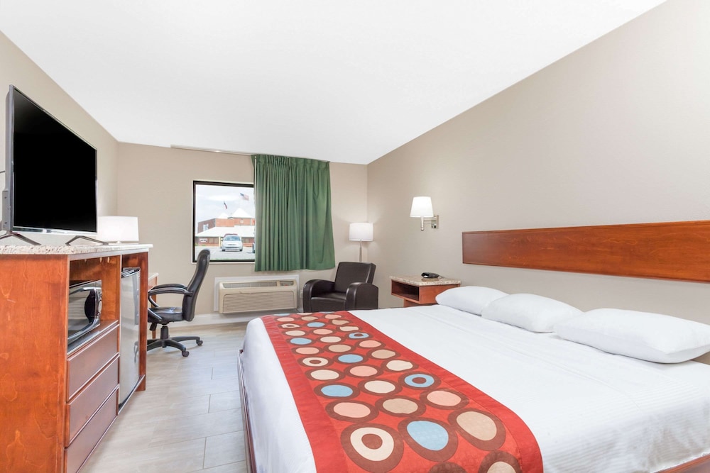 Standard Room, 1 King Bed - Photo 1