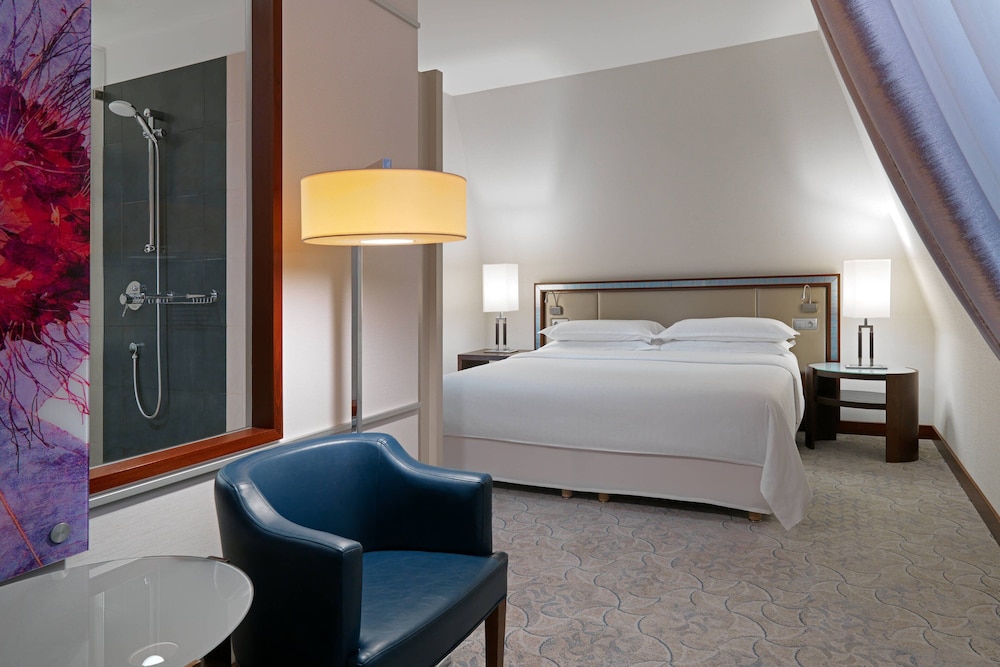 Club Suite, 1 Double Bed, Balcony