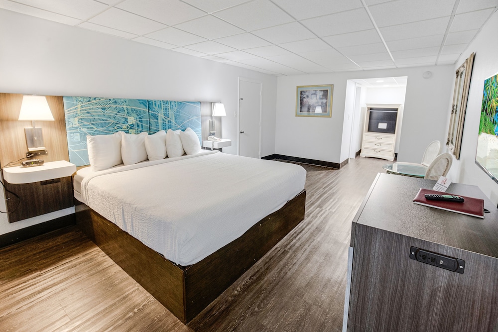 Oceanfront King Penthouse (no pets)