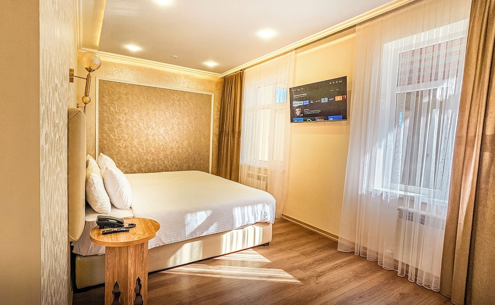 Deluxe Suite, Courtyard View photo 1