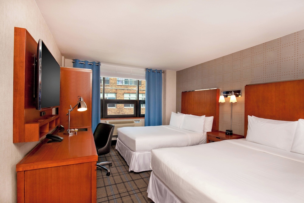 Deluxe Room, 2 Double Beds, City View