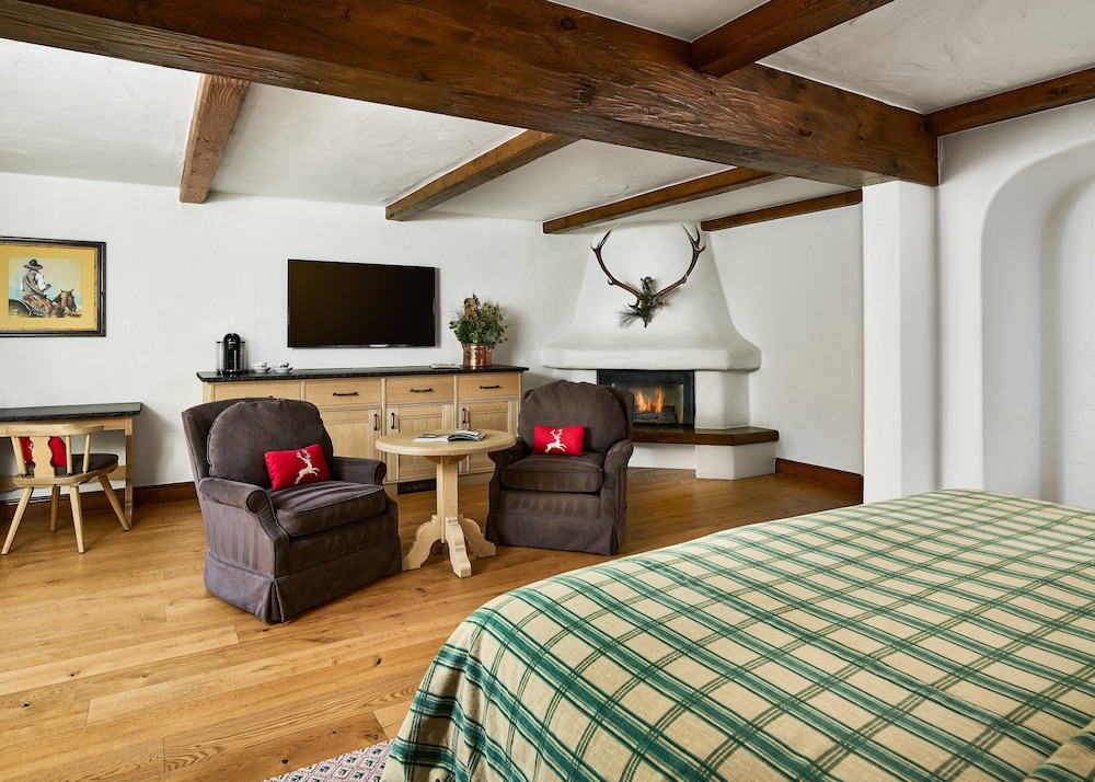 Blue Spruce Junior Suite 1 King ADA - Photo 1