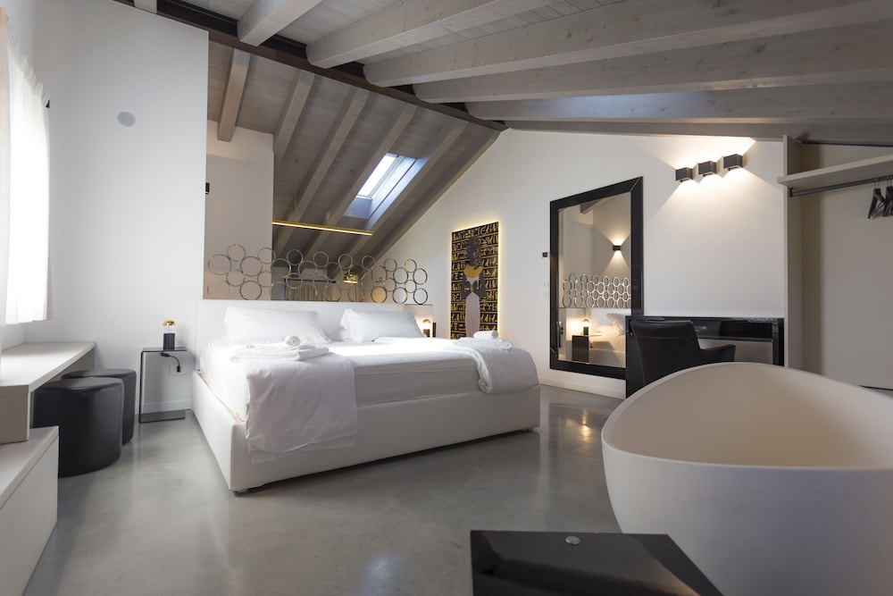 Luxury Studio Suite photo 1