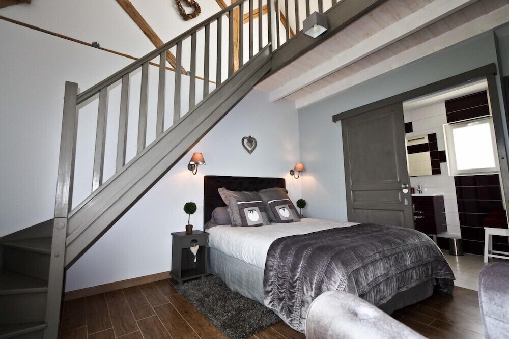 Superior Double Room (Mezzanine and sofabed) photo 1