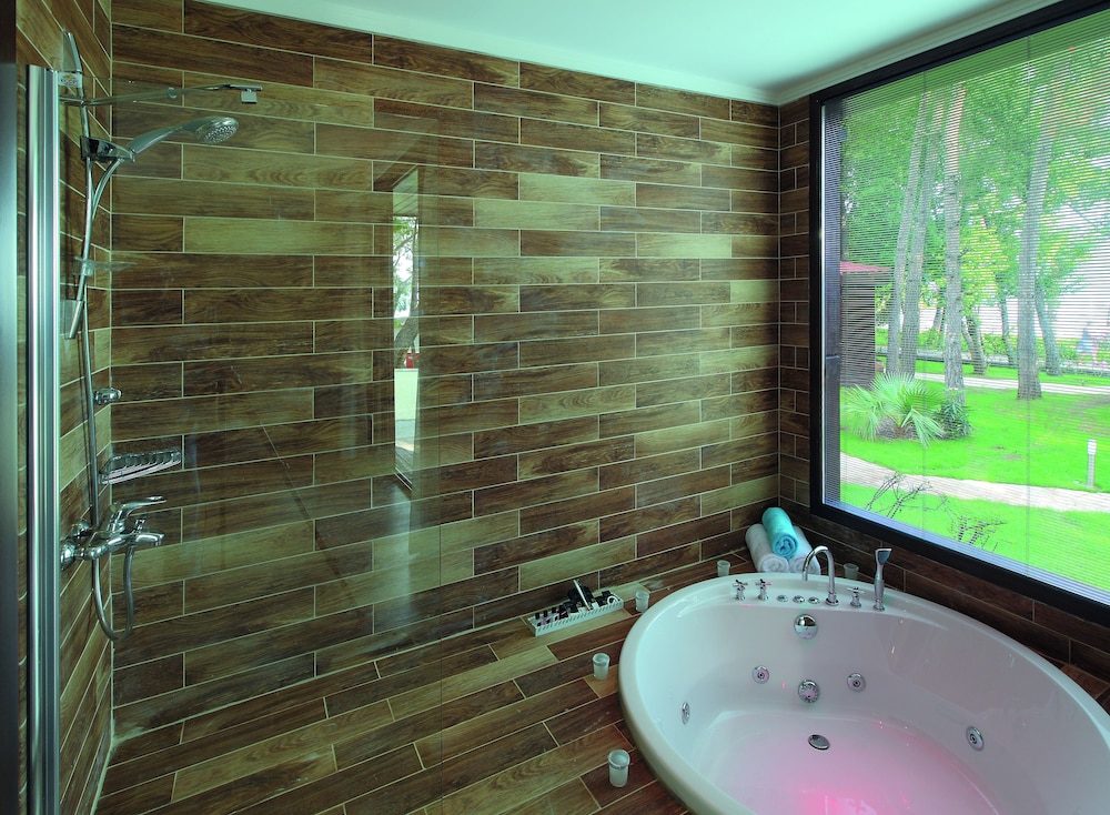 Superior Room, Non Smoking, Garden View photo 2