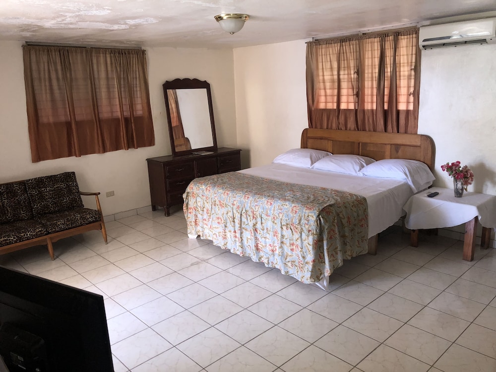 Signature Suite, 1 King Bed, Terrace, Pool View photo 1