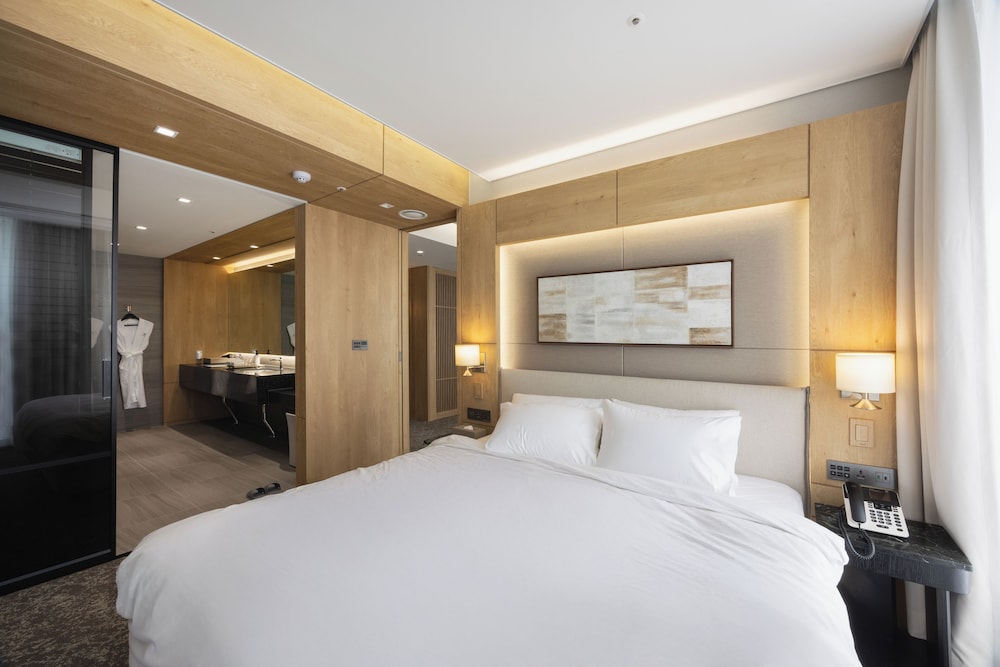 Suite, Golf View