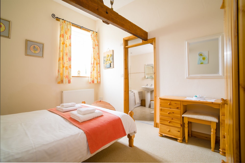 Cottage, Ensuite photo 3