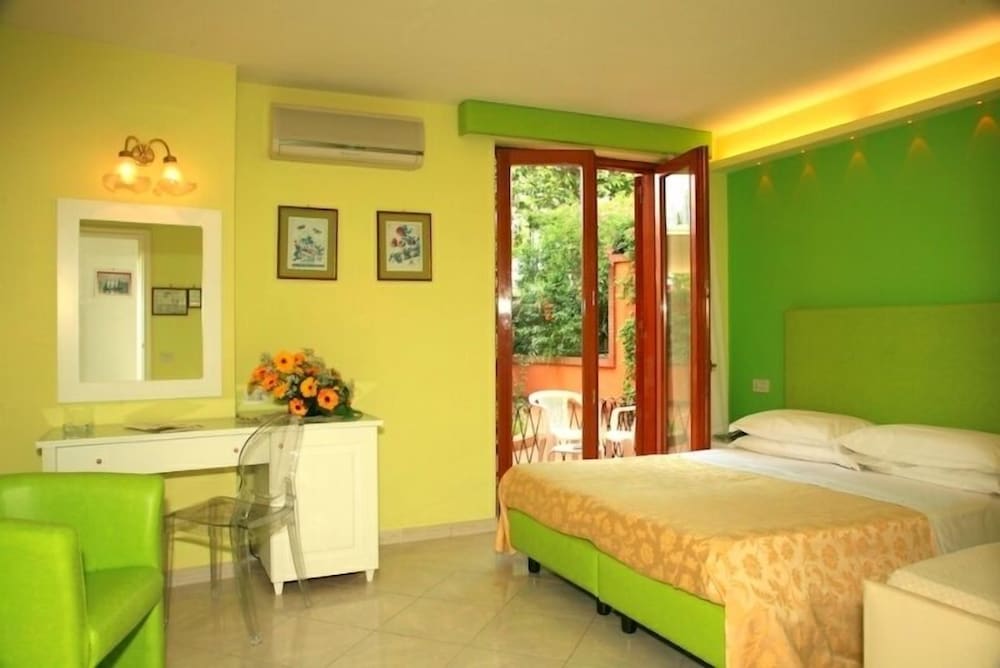 Double Room, Garden View photo 2