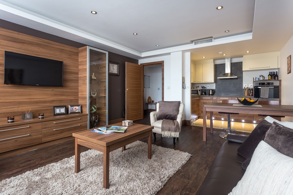 Deluxe Suite, 2 Double Beds (Quadruple) photo 2