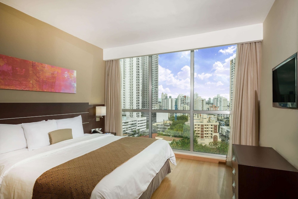 Premium Room, 1 King Bed (Business)