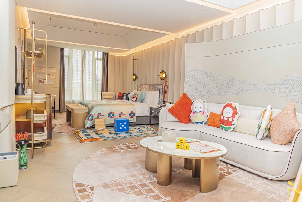 Premium Room, 1 King Bed (Kids Theme) - Photo 4