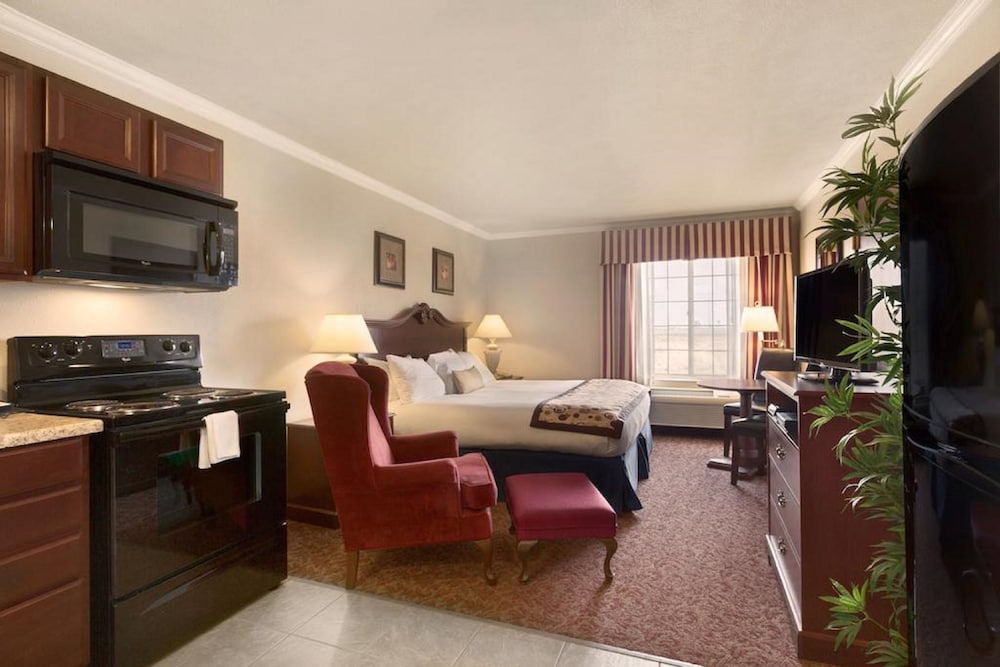 Efficiency, Studio Suite, 1 King Bed, Non Smoking - Photo 3