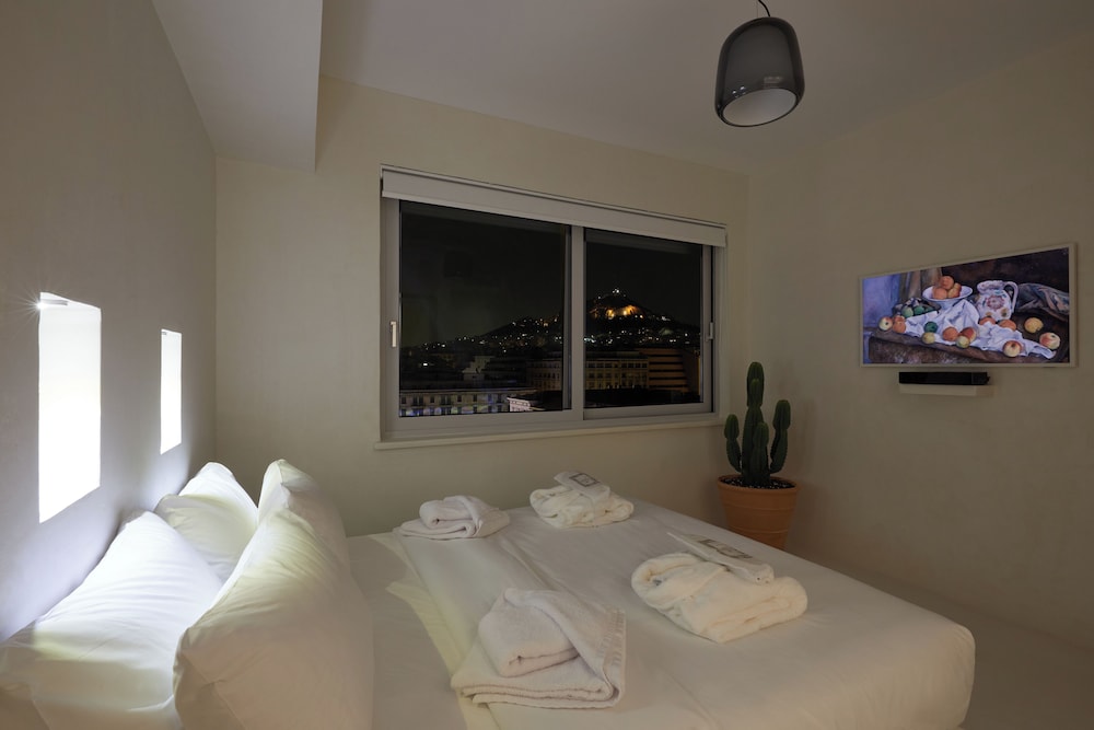 Suite with City View 3