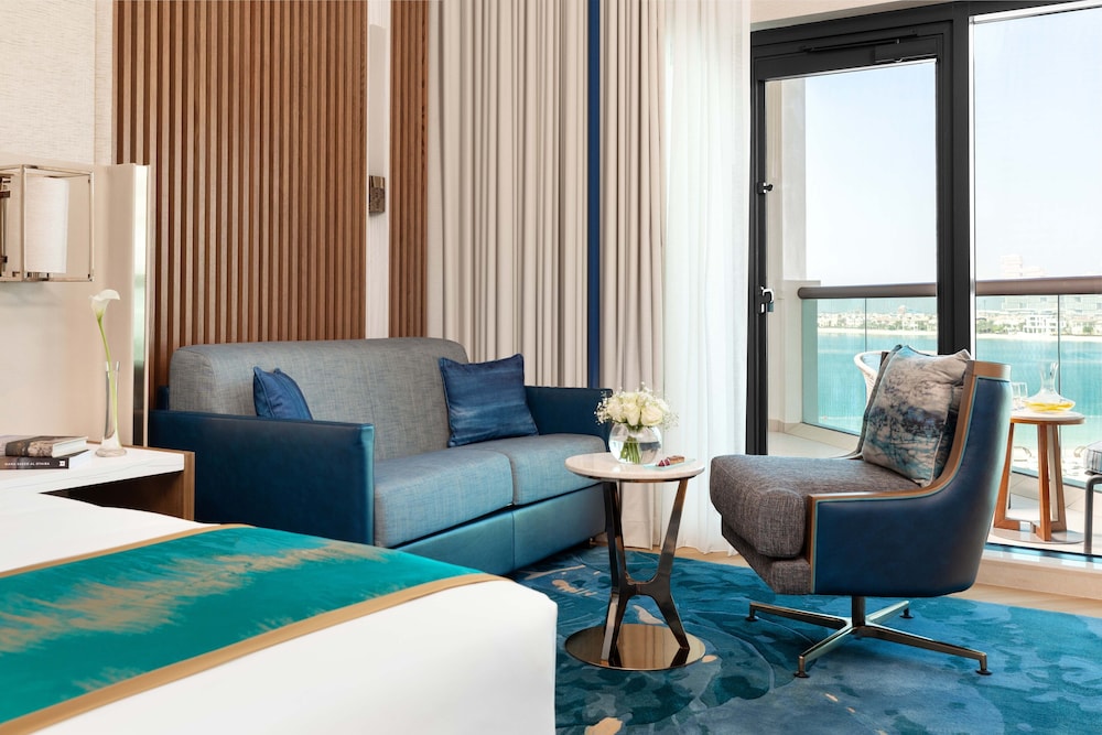 Luxury Family Palm Sea View Room King Bed with Sofa Bed