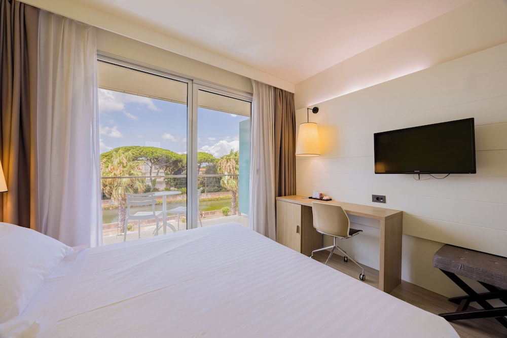Classic Double or Twin Room photo 1