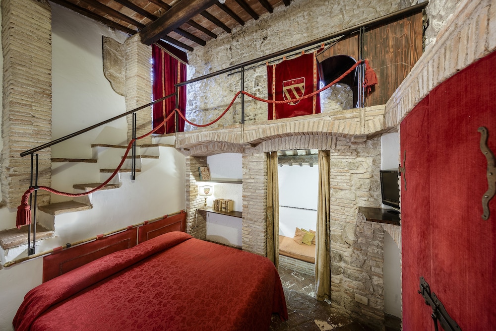 Suite (Torre Castello - up to 3 people)