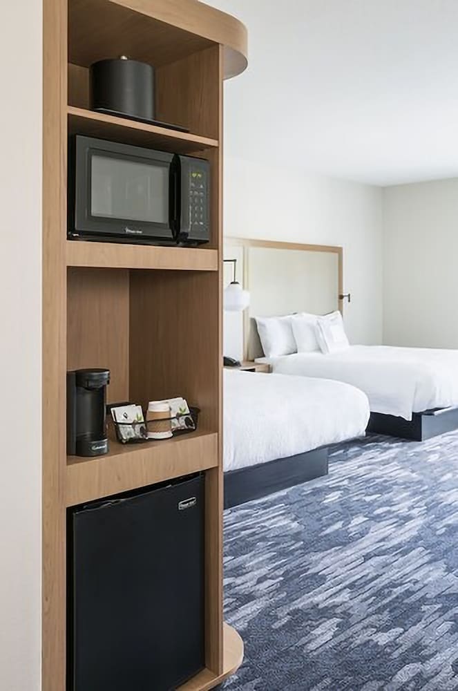 Room, 2 Queen Beds, City View (Hearing Accessible) photo 3