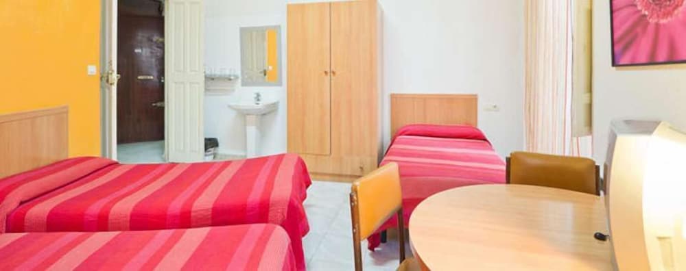 Habitación Triple, Baño Compartido