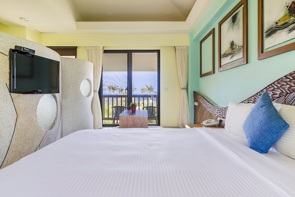 Ocean View King Room photo 3