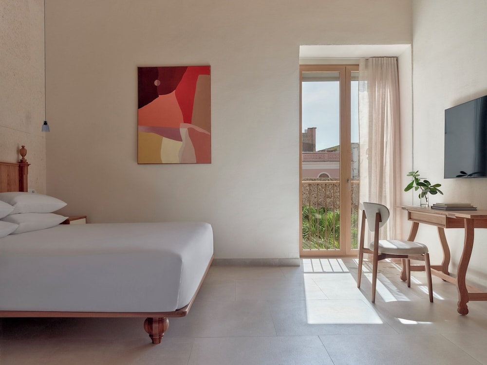 Room, 1 King Bed, Accessible, Balcony (Essential) thumbnail 6